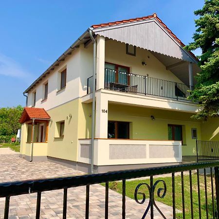 Pine&Chill2 Apartments Balatonalmádi Exterior foto